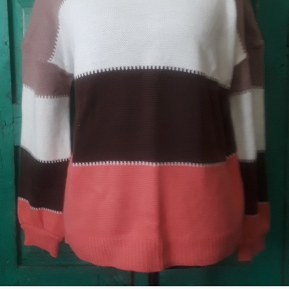 New Women's/Jrs Color Block Sweater Sz M - Picture 2 of 5